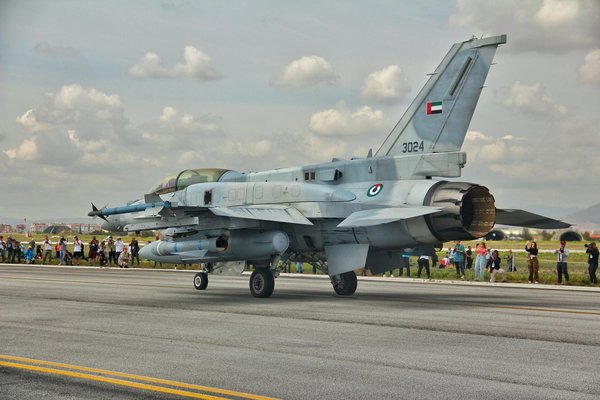 Titre de l'article connexe : "Comment l'abaya fait la promotion de l'autonomisation des femmes à travers la mode