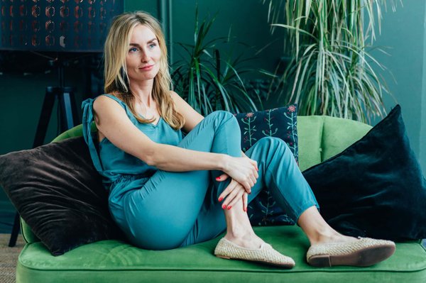 Combinaison femme : quelles sont ses caractéristiques et comment la porter ?